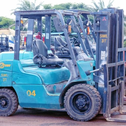 peralatan logistik Forklift