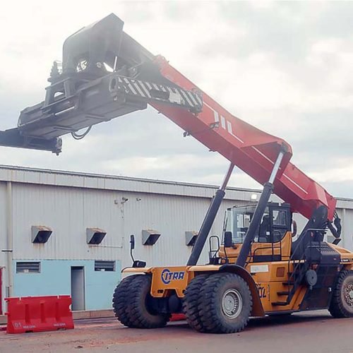 peralatan logistik Reach Stacker