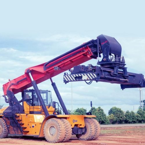 peralatan logistik Reach Stacker